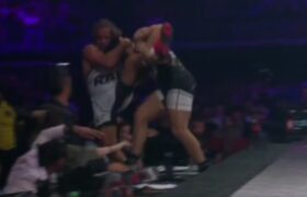 Arman Tsarukyan envoie Urijah Faber s&rsquo;écraser au premier rang dans une scène chaotique – RAF 8 Highlights