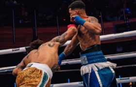 Un combattant est expulsé du ring, puis délivre un KO brutal une minute plus tard