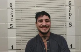 Diego Sanchez arrêté pour délit de délit aggravé et violation de la probation au Nouveau-Mexique