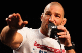 Sean Strickland menace d&rsquo;annuler le titre UFC et de passer au 205 si le salaire ne s&rsquo;améliore pas